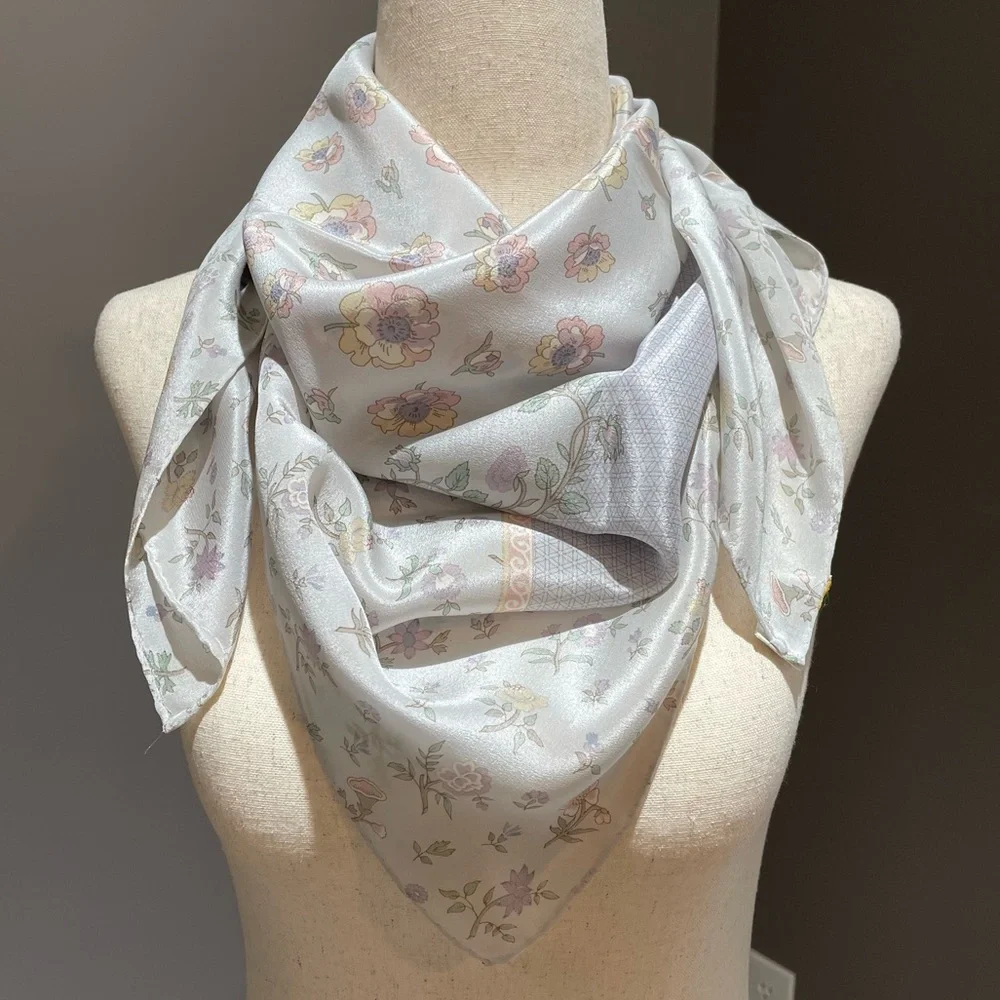 Vintage Liz Claiborne 100% Silk 30x30 Square Scarf Grey Pink Pretty Ditsy Floral